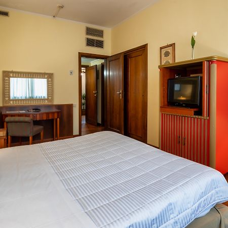 מסינה Hotel Royal Palace מראה חיצוני תמונה