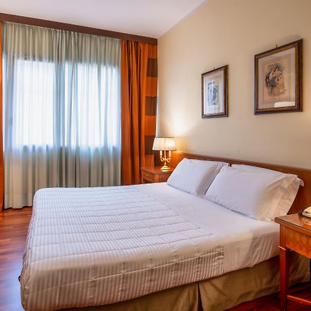 מסינה Hotel Royal Palace מראה חיצוני תמונה