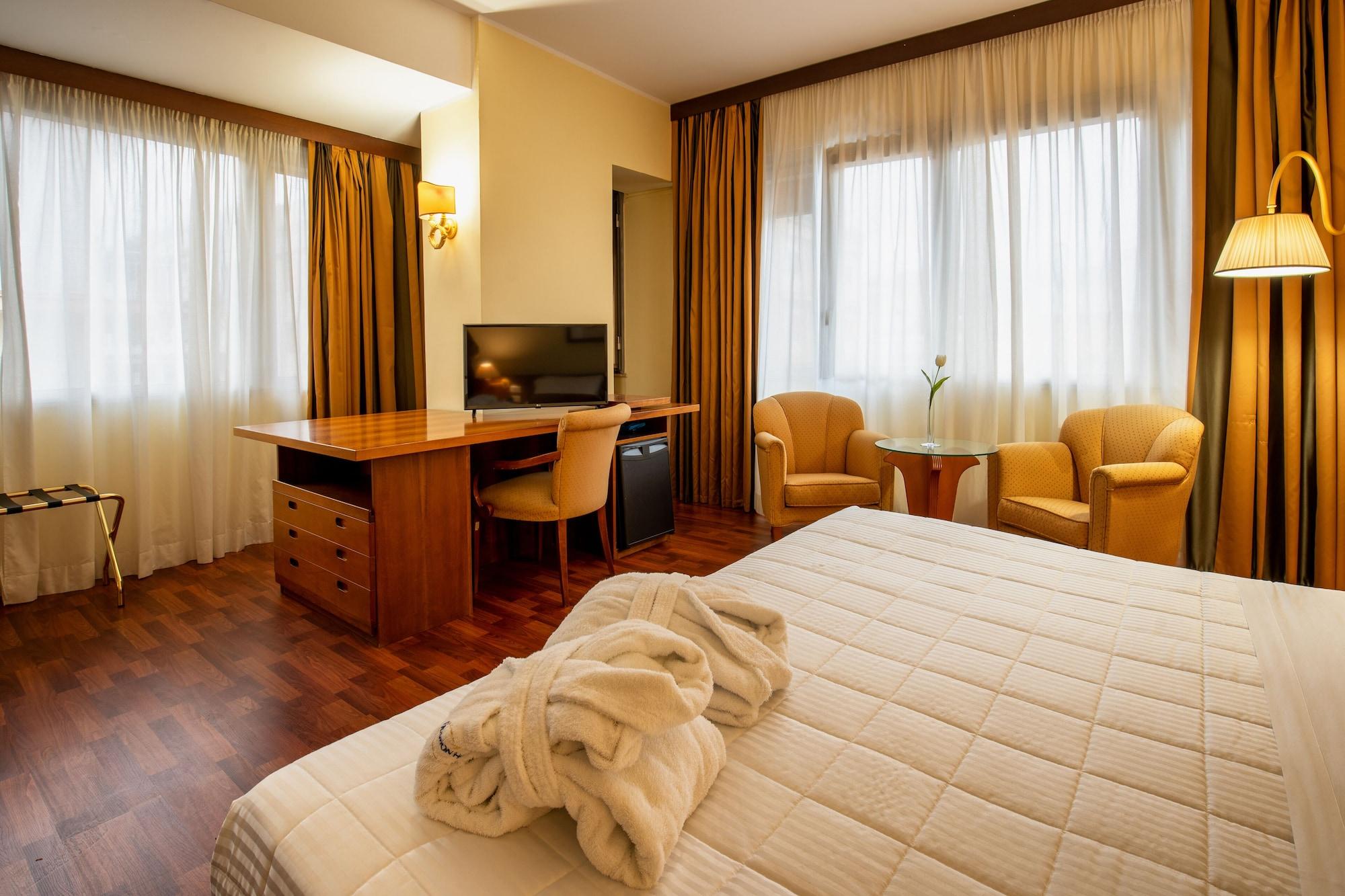 מסינה Hotel Royal Palace מראה חיצוני תמונה
