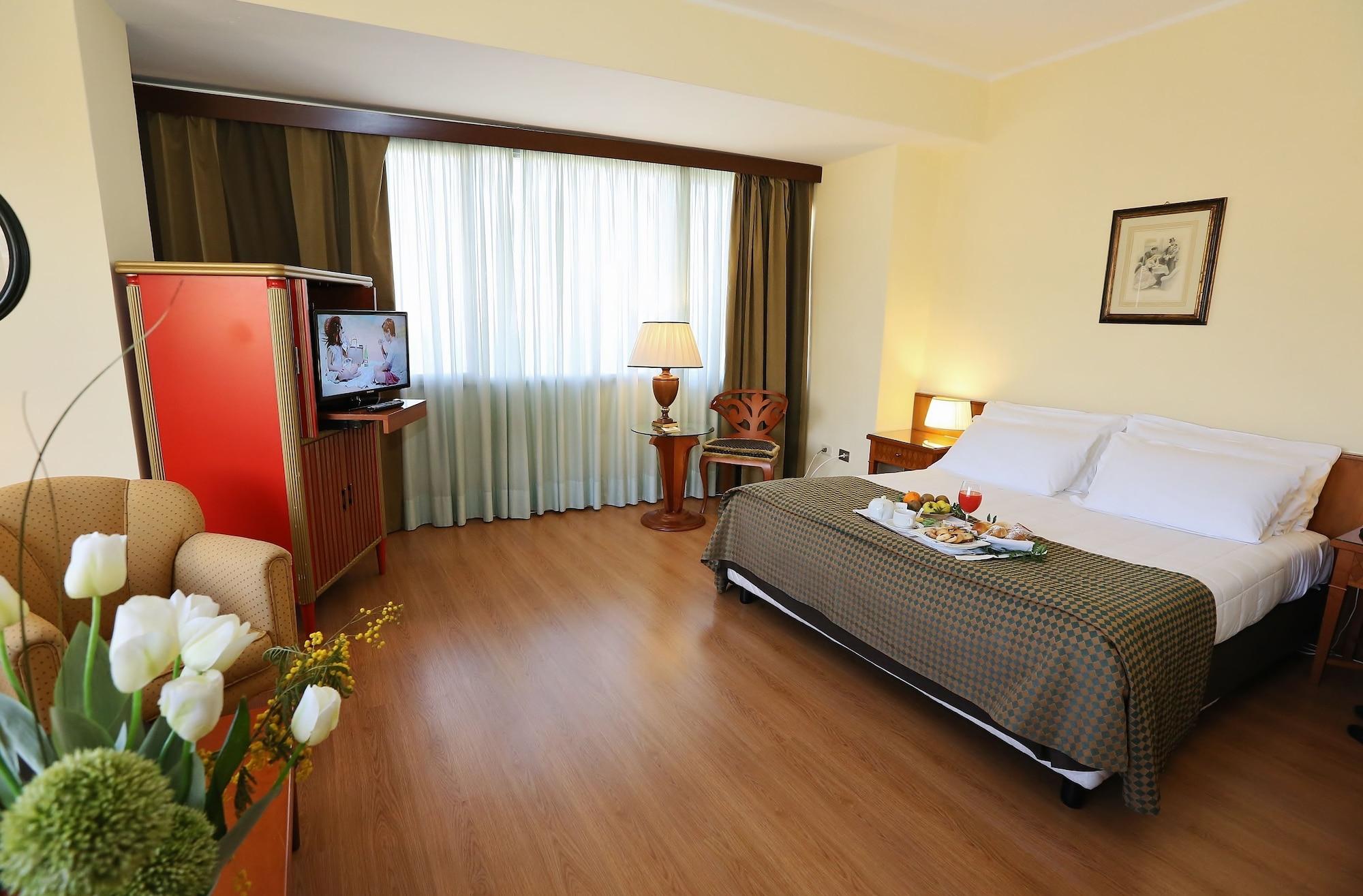 מסינה Hotel Royal Palace מראה חיצוני תמונה