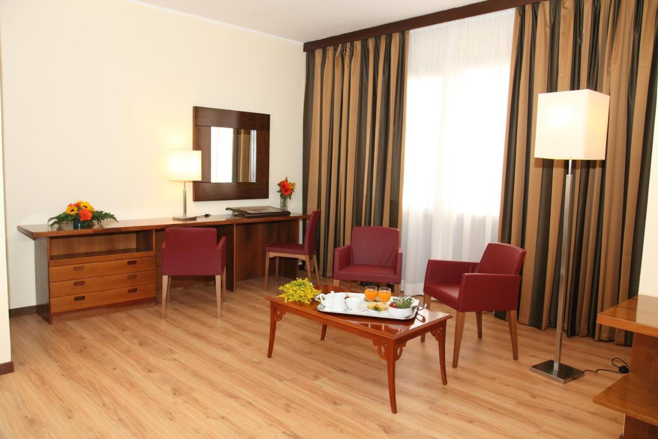 מסינה Hotel Royal Palace מראה חיצוני תמונה